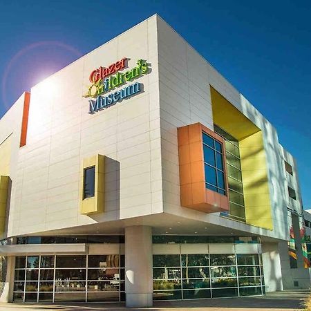 Chic Bungalow Apartment Steps From Armature Works & Downtown Riverwalk Tampa Dış mekan fotoğraf