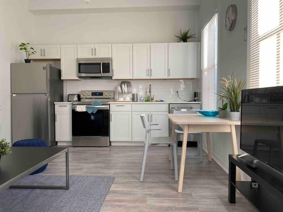 Chic Bungalow Apartment Steps From Armature Works & Downtown Riverwalk Tampa Dış mekan fotoğraf