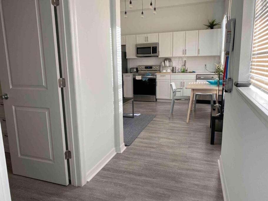 Chic Bungalow Apartment Steps From Armature Works & Downtown Riverwalk Tampa Dış mekan fotoğraf
