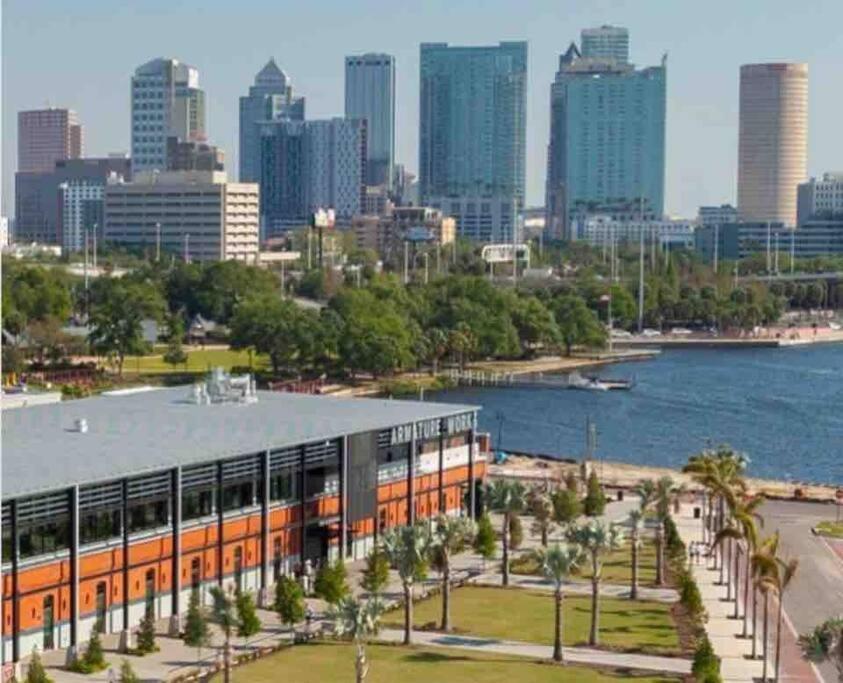 Chic Bungalow Apartment Steps From Armature Works & Downtown Riverwalk Tampa Dış mekan fotoğraf