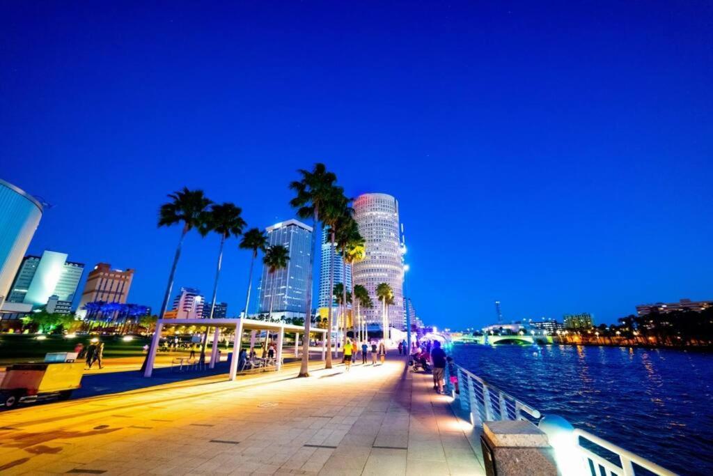 Chic Bungalow Apartment Steps From Armature Works & Downtown Riverwalk Tampa Dış mekan fotoğraf