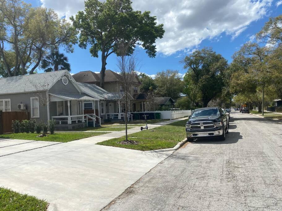 Chic Bungalow Apartment Steps From Armature Works & Downtown Riverwalk Tampa Dış mekan fotoğraf