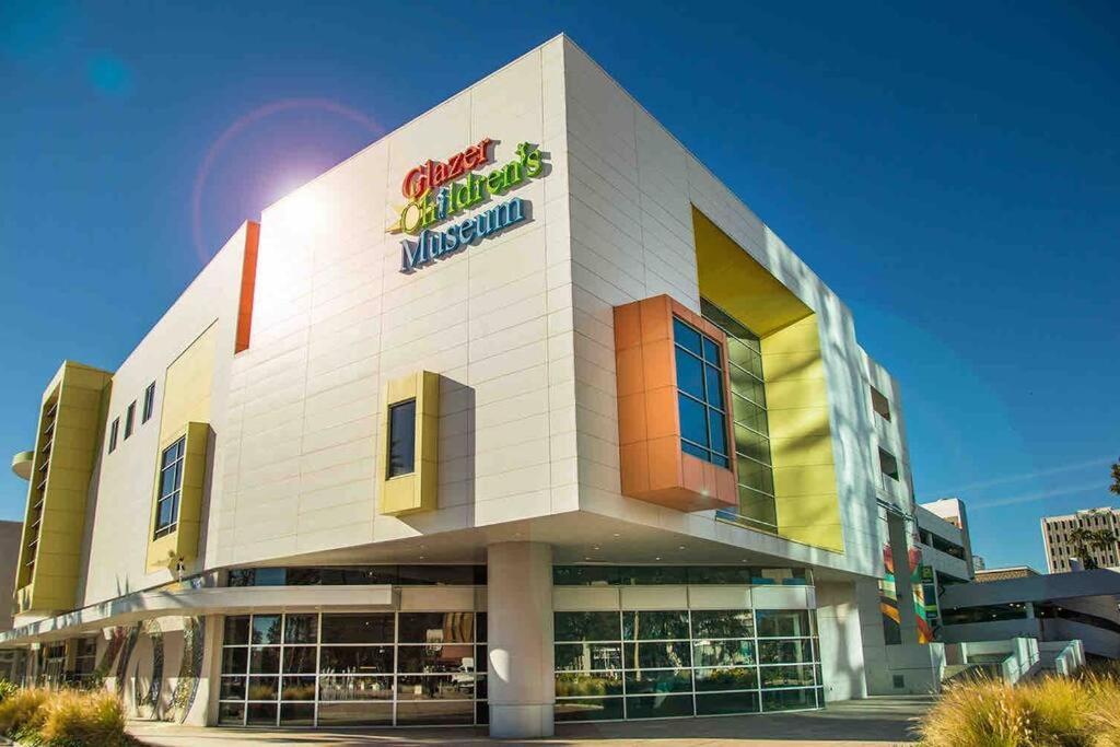 Chic Bungalow Apartment Steps From Armature Works & Downtown Riverwalk Tampa Dış mekan fotoğraf